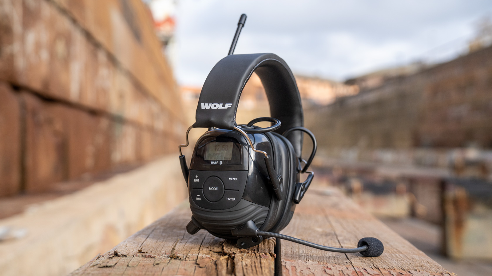 Wolf Headset PRO – de kompletta hörselkåporna för hela arbetsdagen